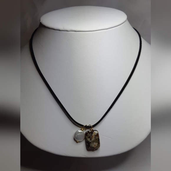 Dendrite and Coin Pearl Wire Wrap Necklace - Picture 2 of 4